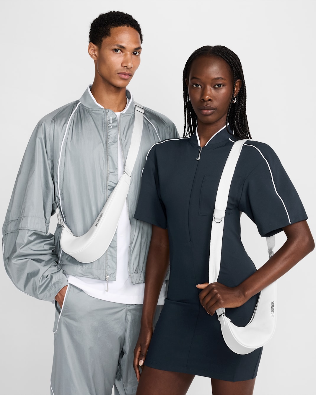 ナイキ x ジャックムス ル スウッシュ クロスボディバッグ - ホワイト/ホワイト/シャイニーシルバー