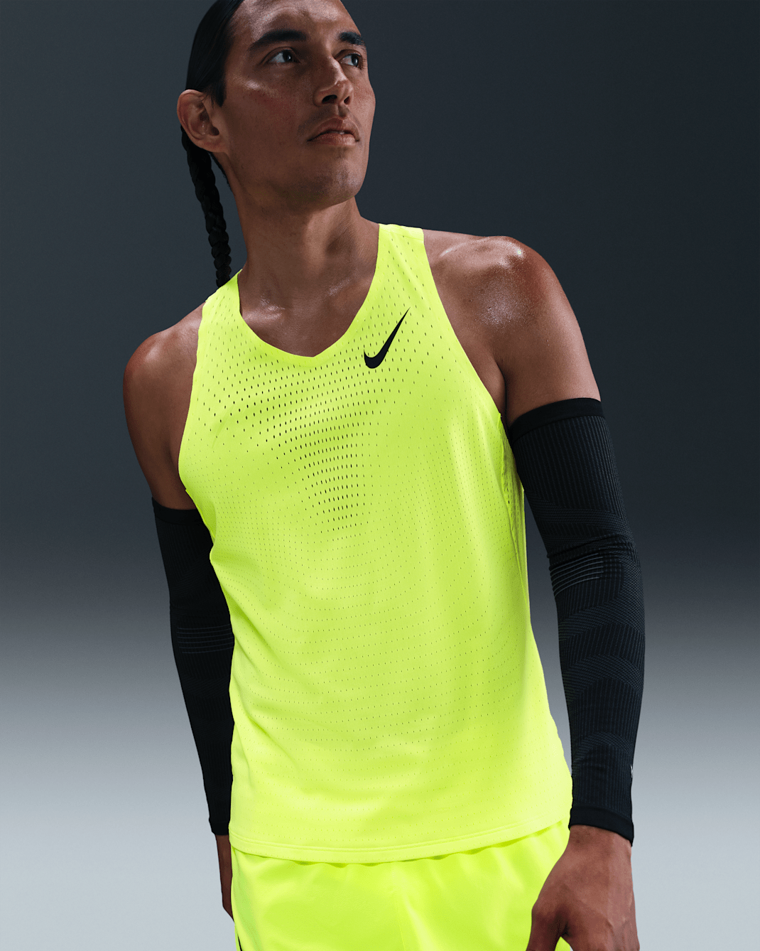 Pánské běžecké tílko Nike AeroSwift Dri-FIT ADV - Volt/Černá