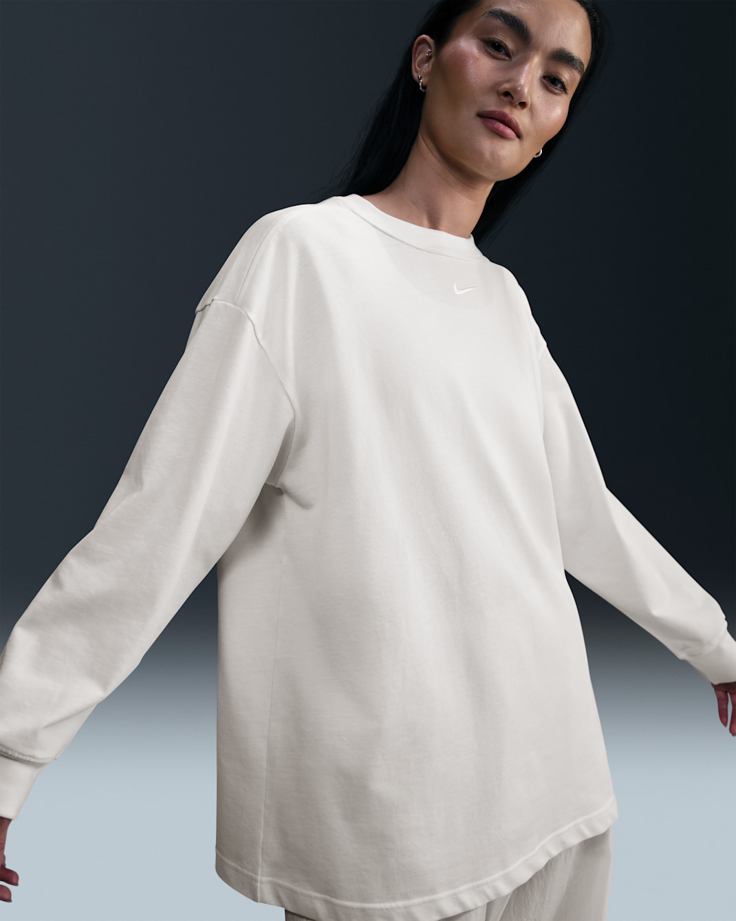 Nike Sportswear Essential Women's Oversized Long-Sleeve T-Shirt - Sail