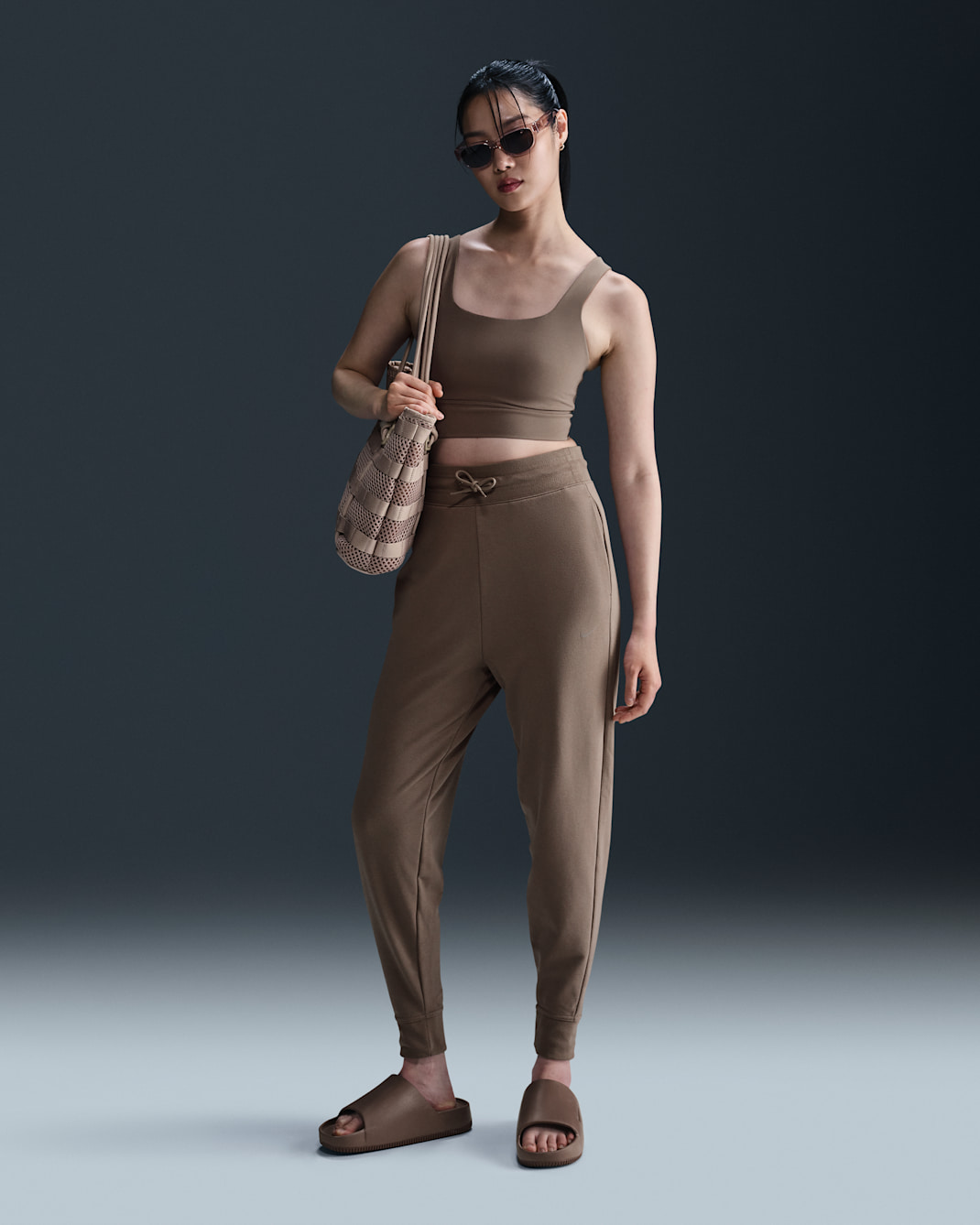 Joggers de French Terry de tiro alto de 7/8 para mujer Nike Dri-FIT One - Marrón visón/Negro