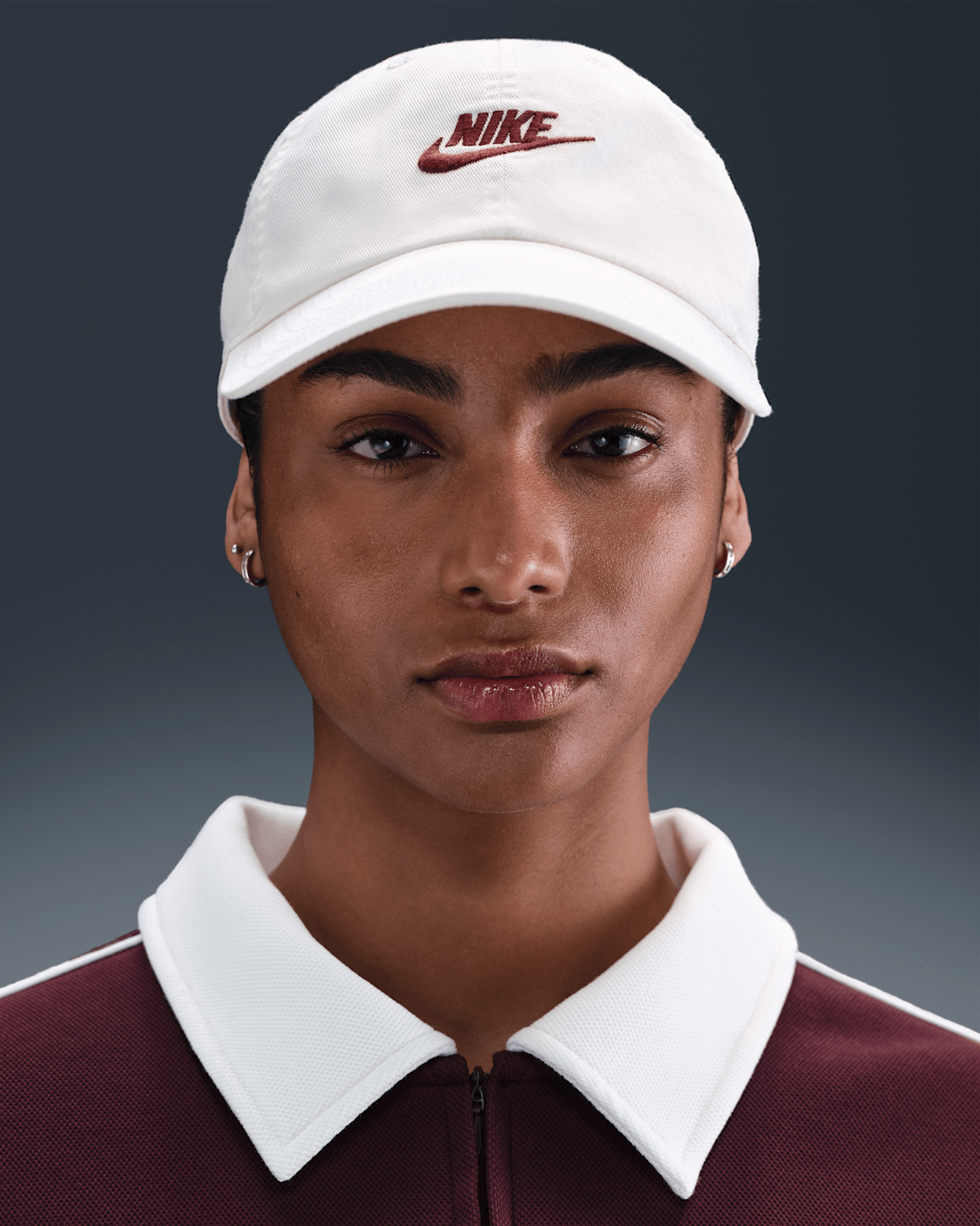 Gorra desestructurada Futura Wash Nike Club - Vela/Rojo team oscuro