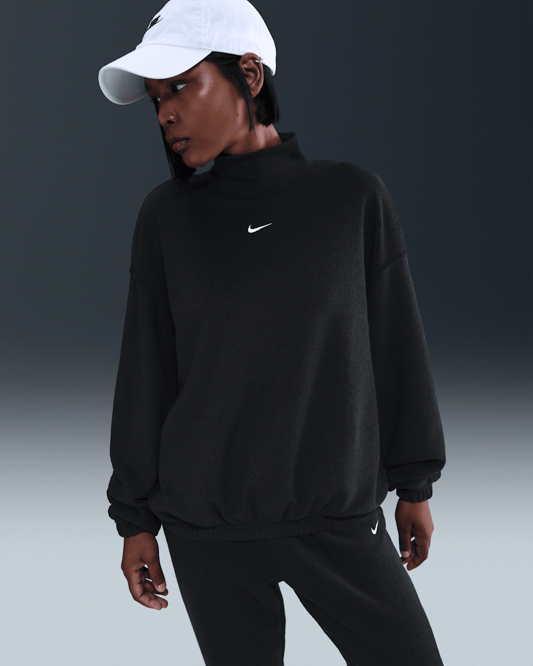 Playera de manga larga oversized de cuello alto de tejido Fleece para mujer Nike Sportswear Phoenix Plush - Negro/Vela