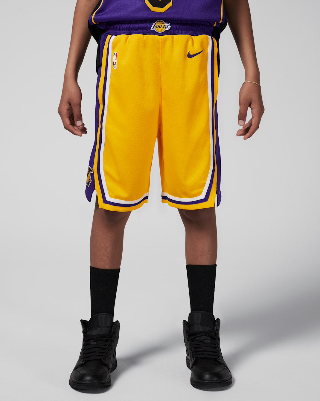 Los Angeles Lakers 2023/24 Icon Edition Older Kids' (Boys') Nike NBA Swingman Shorts - Amarillo