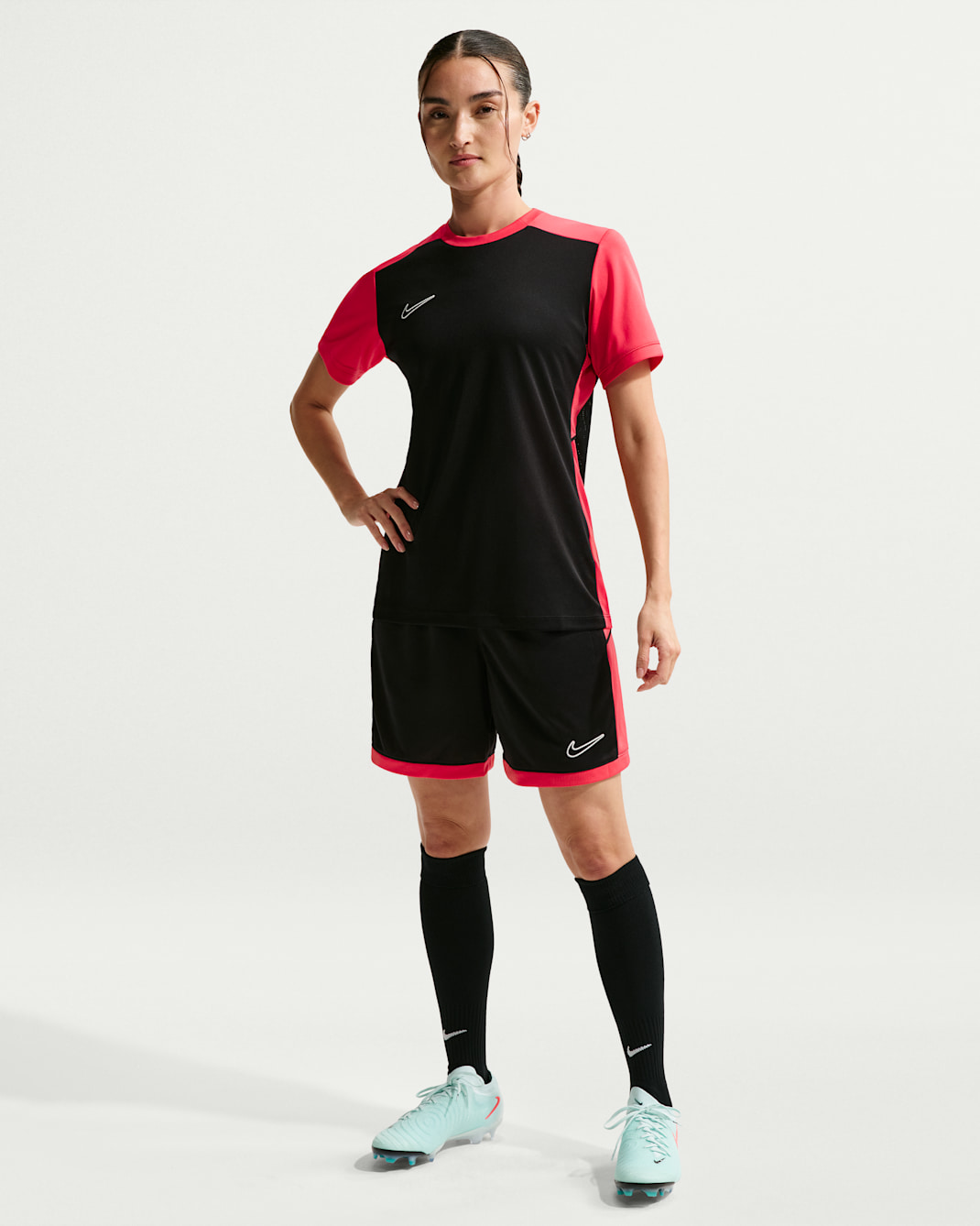 Shorts de fútbol Dri-FIT para mujer Nike Academy - Negro/Rojo fusión claro/Negro/Vela