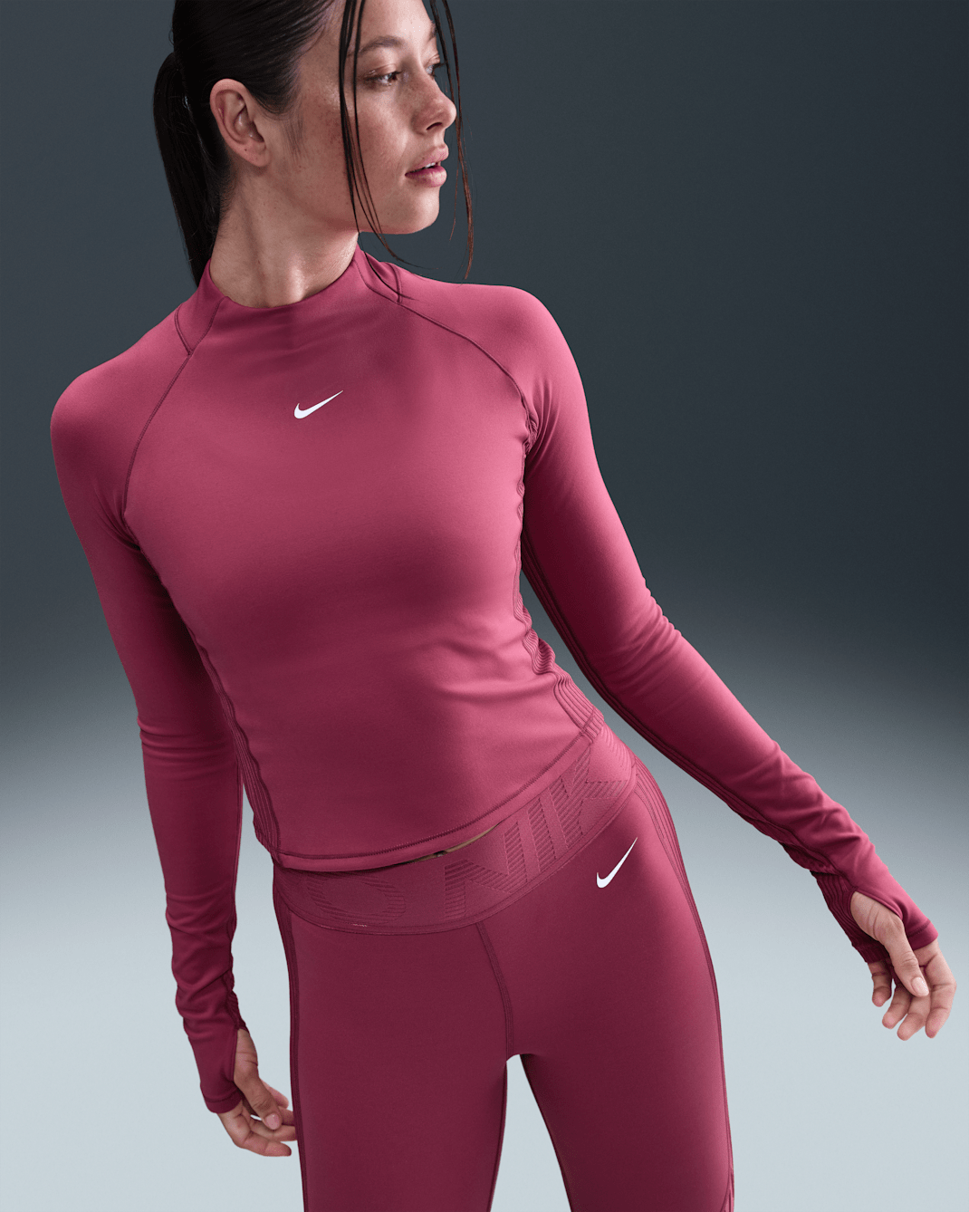 Nike Pro Dri-FIT hosszú ujjú női felső - Sweet Beet/Fehér