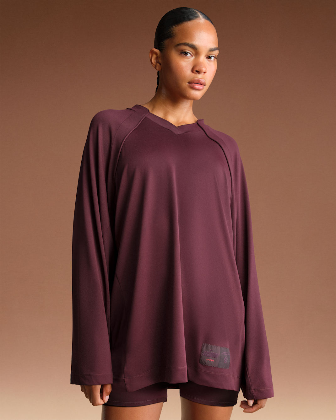 NikeSKIMS Airy Women's Oversized V-Neck Long-Sleeve Top - NSKM CURRANT