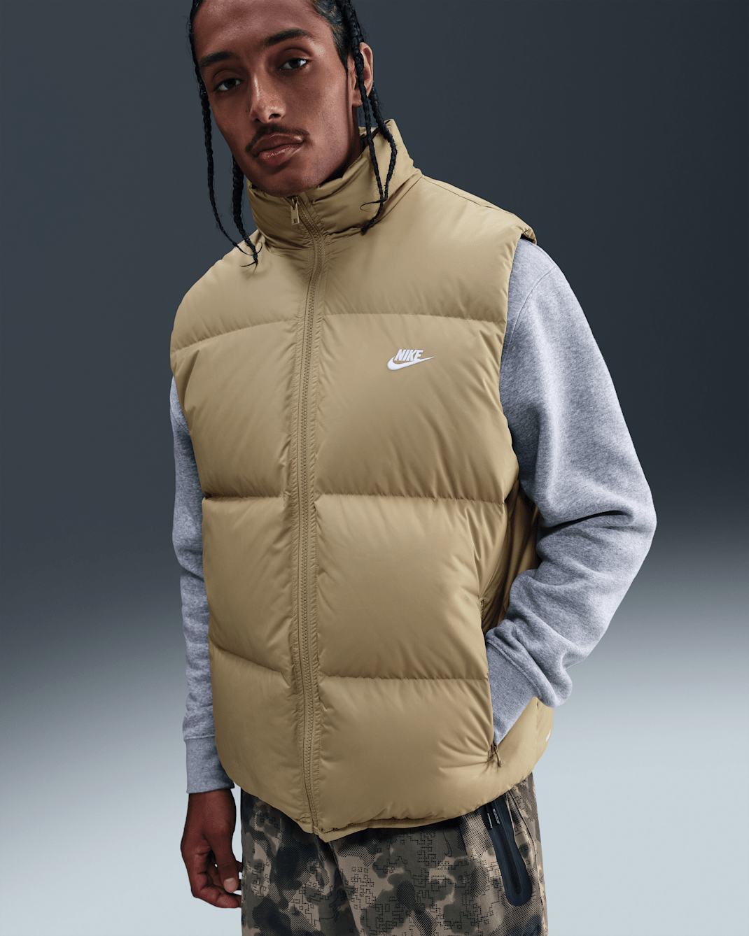 Doudoune sans manches Therma-FIT Nike Sportswear Club pour homme - Parachute Beige/Blanc