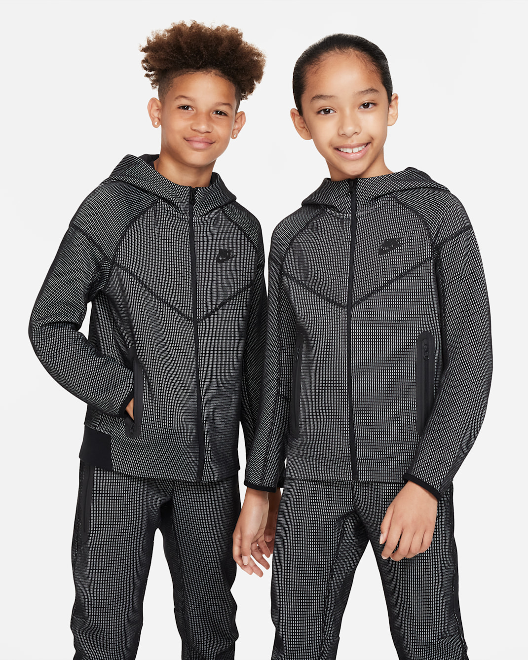 ナイキ スポーツウェア テック フリース ジュニア (ボーイズ) ウィンタライズド フルジップ パーカー - ブラック/ライトスモークグレー/ブラック