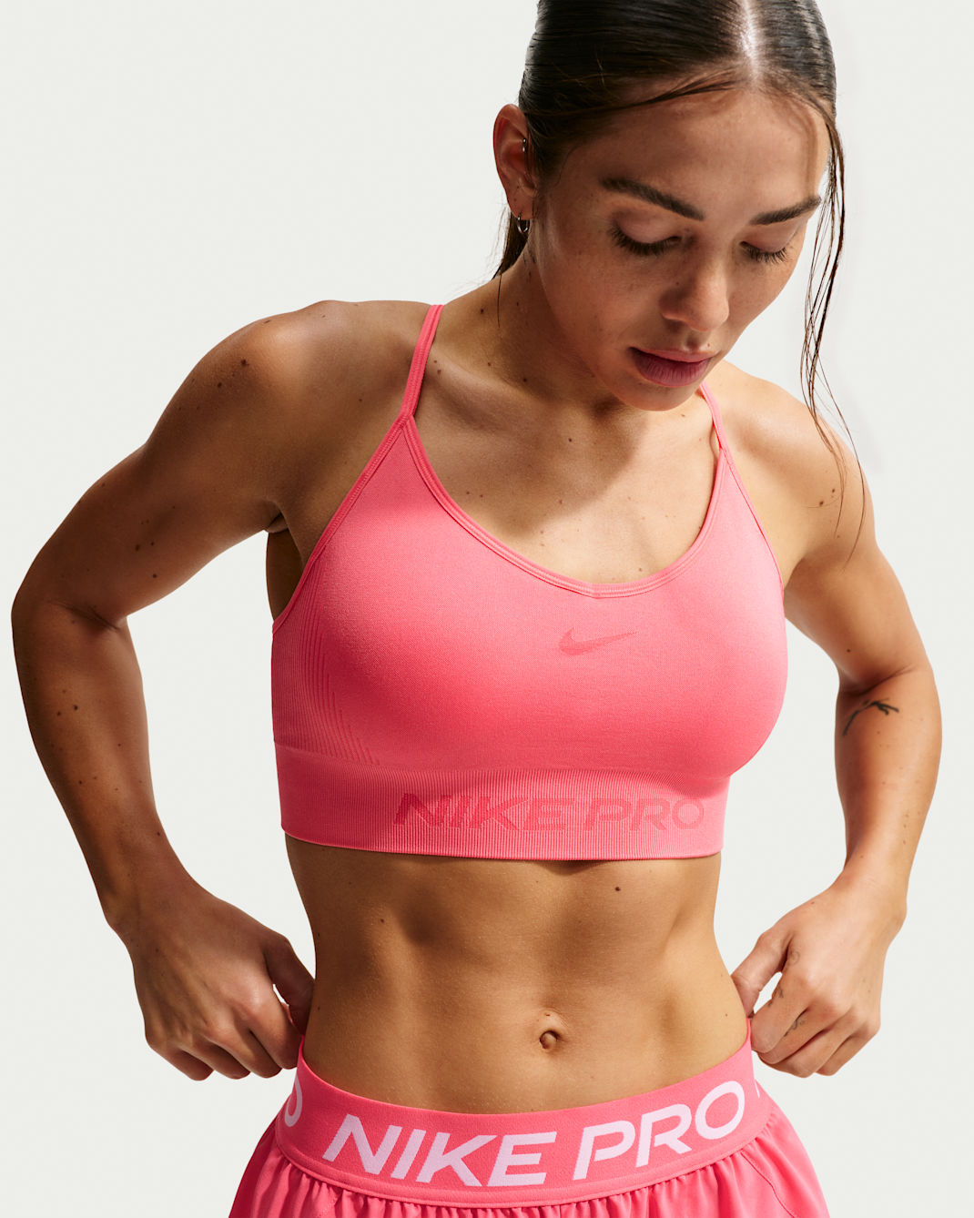 Nike Pro Seamless Women's Light-Support Padded Sports Bra - Sea Coral
