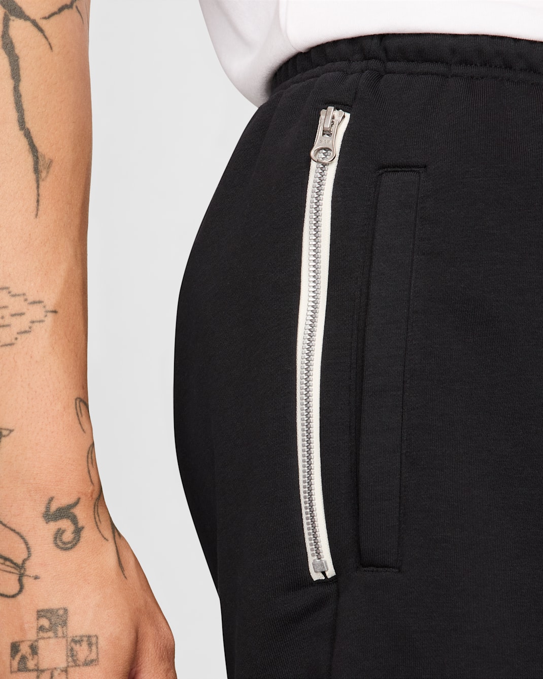 Nike Standard Issue Men's 8" Dri-FIT Fleece Basketball Shorts