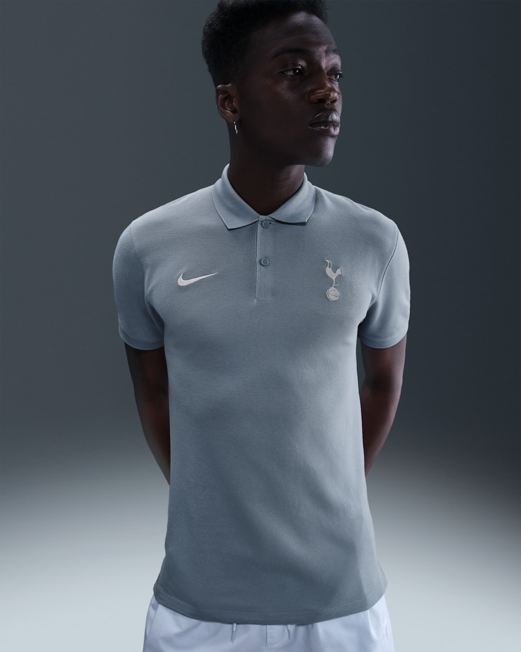 Fotbollspikétröja Tottenham Hotspur The Nike Polo Nike Dri-FIT för män - Ashen Slate/Light Iron Ore