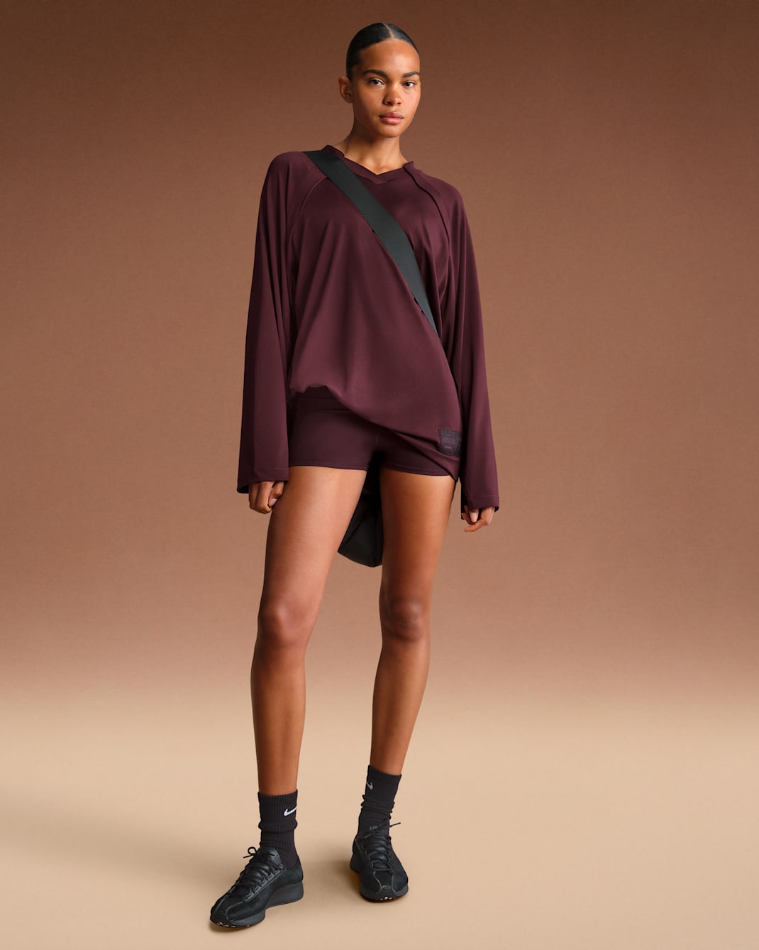 NikeSKIMS Shine Women's Mid-Rise 2" Boyshorts with Drawcord - NSKM CURRANT