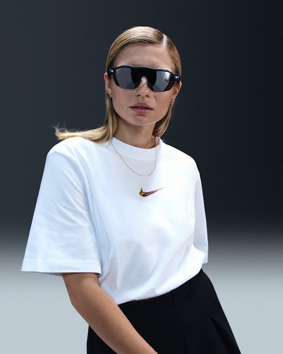 Nike Sportswear Women's Loose Short-Sleeve Graphic T-Shirt - White