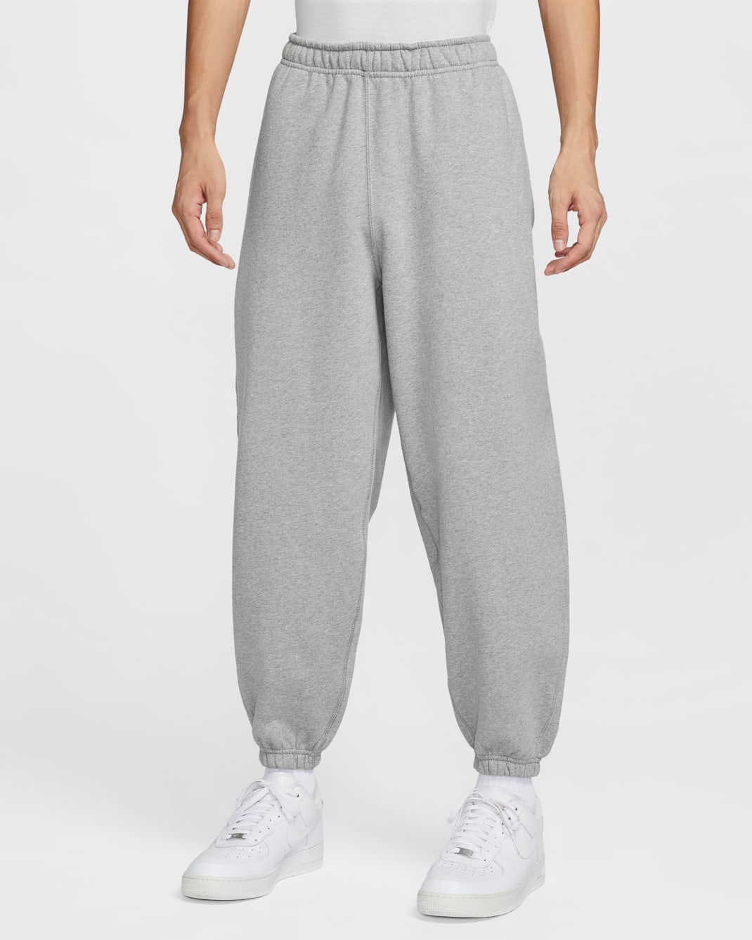 Nike Solo Swoosh Men's Cuffed Fleece Trousers - Dark Grey Heather/Light Smoke Grey/White