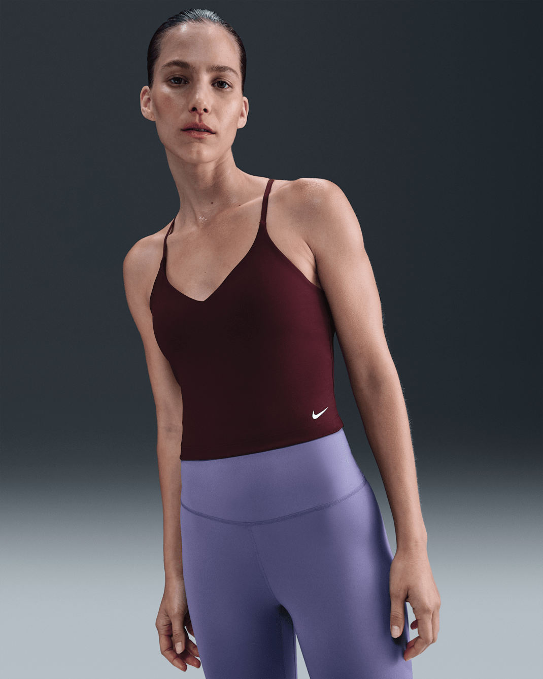Camiseta de tirantes con bra deportivo con almohadillas de baja sujeción para mujer Nike Indy - Burdeos enérgico