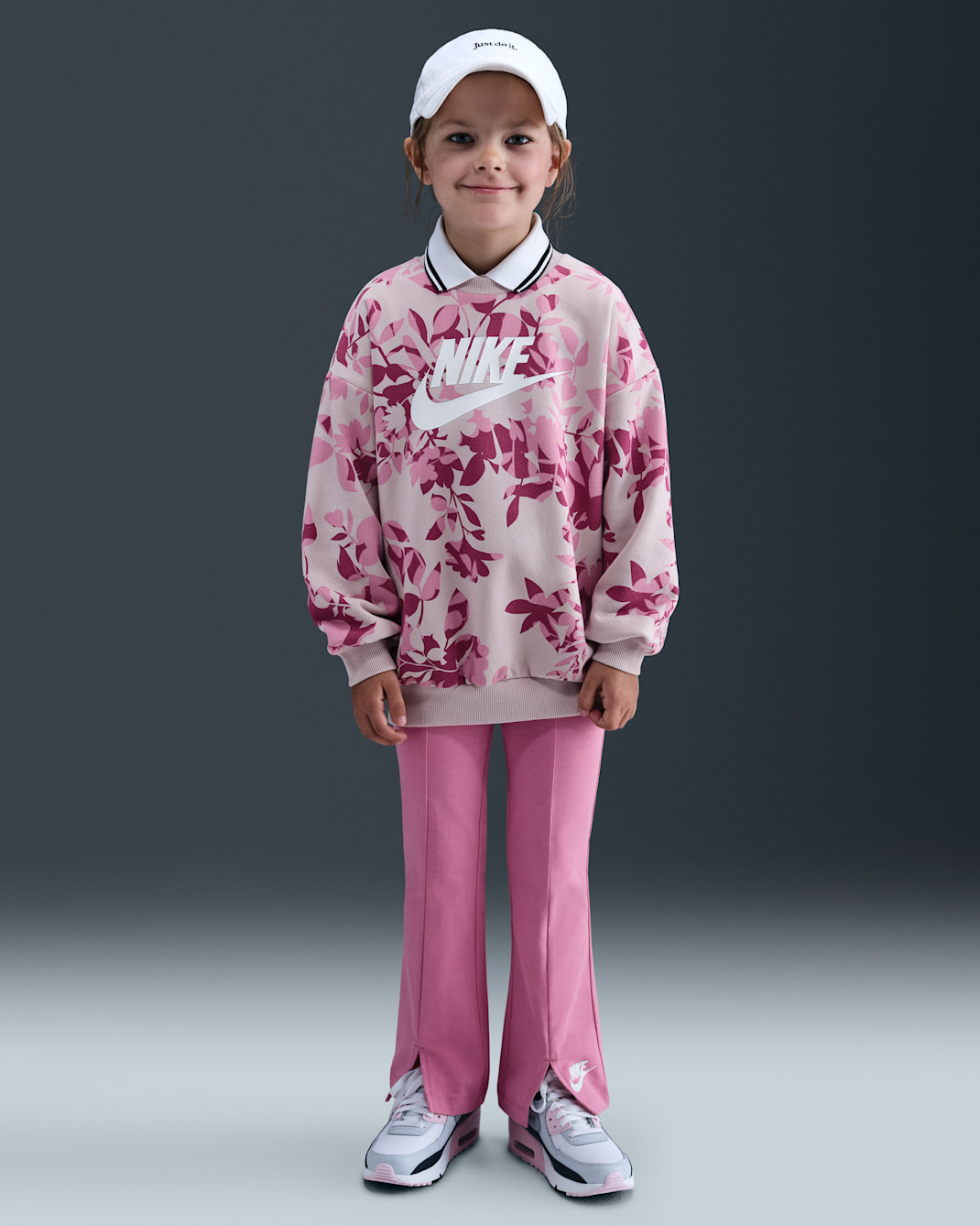 Conjunto de leggings y sudadera con camuflajeado floral Nike para niños talla pequeña - Flamenco mágico