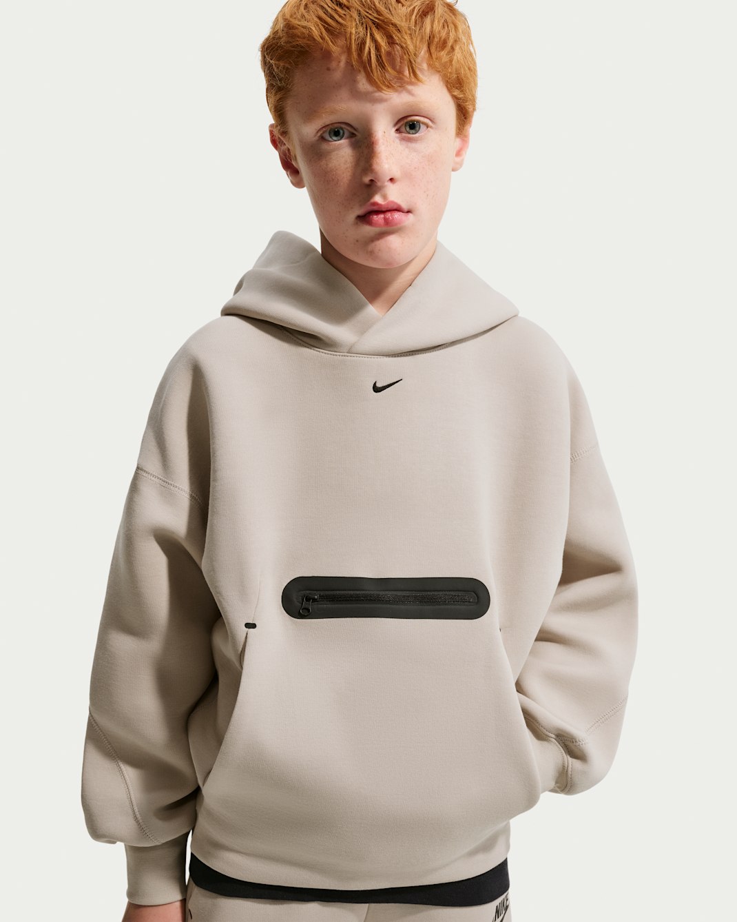 Nike Sportswear Tech Fleece Older Kids' (Boys') Oversized Pullover Hoodie - Cream II/Black