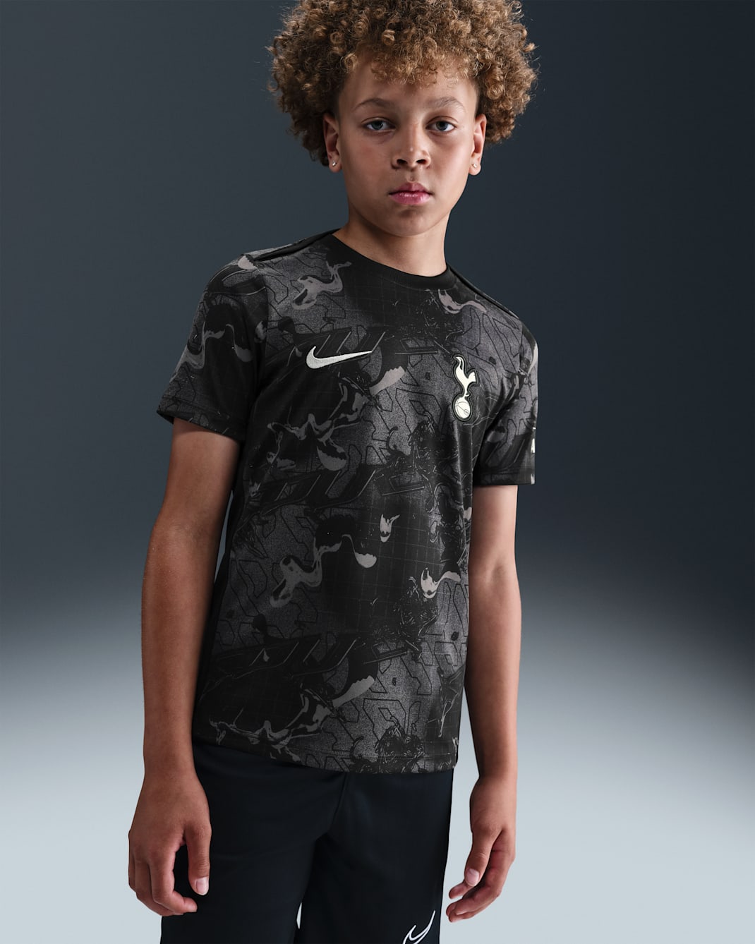 Tottenham Hotspur Academy Pro Away Older Kids' Nike Dri-FIT Football Pre-Match Short-Sleeve Top - Black/Medium Ash/Light Iron Ore