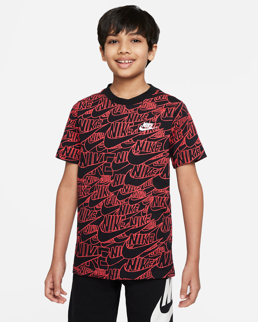 Nike Sportswear Older Kids' (Boys') T-Shirt - Black/Light Fusion Red