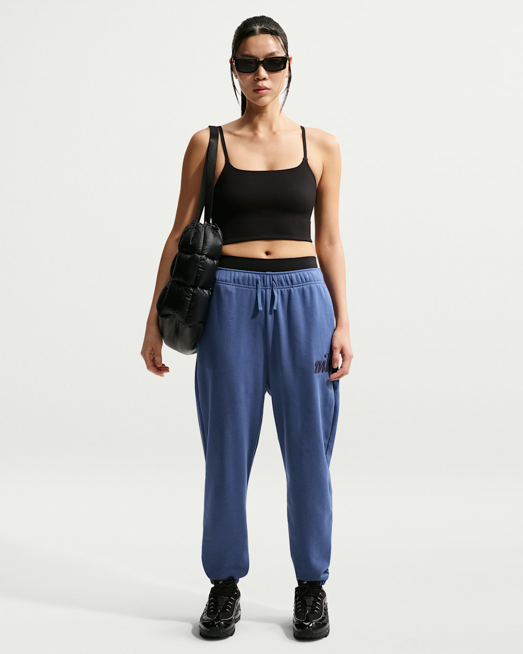 Nike Sportswear Club Fleece Women's Mid-Rise Oversized Tracksuit Bottoms - Mystic Navy/Thunder Blue