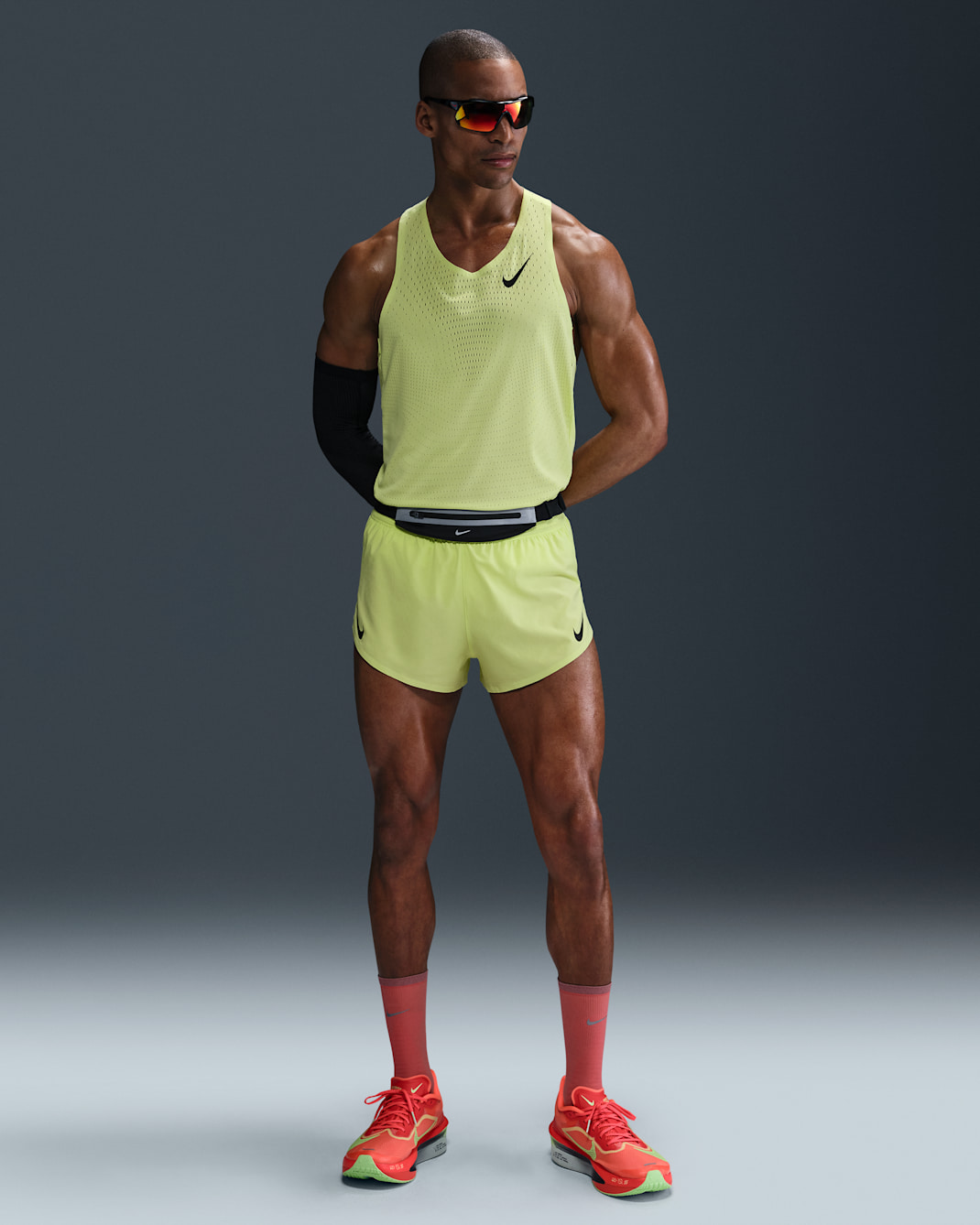 Ανδρικό σορτς για τρέξιμο Dri-FIT ADV με επένδυση εσωτερικού σορτς Nike AeroSwift 5 cm - Light Lemon Twist/Μαύρο