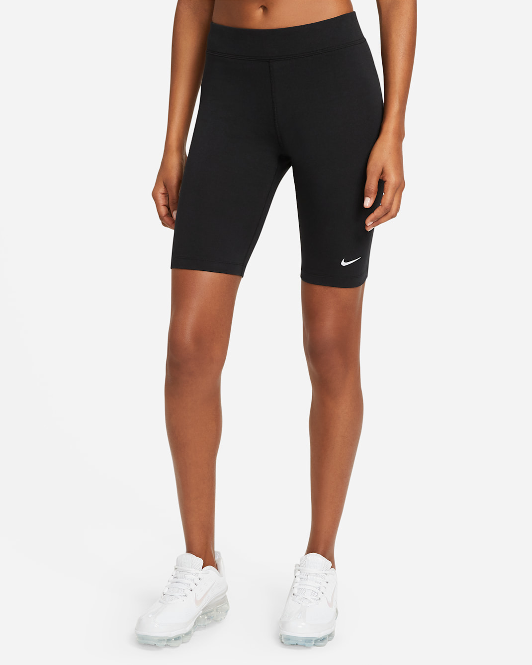 Nike Sportswear Essential Shorts de ciclismo de tiro medio de 25 cm para mujer - Negro/Blanco