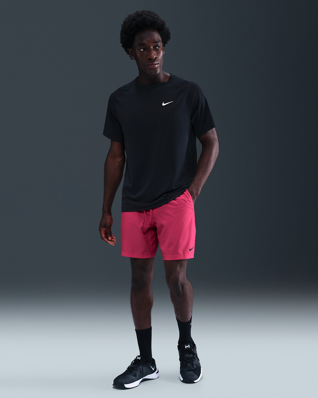 Nike Form Men's Dri-FIT 7" Unlined Versatile Shorts - Rush Pink/Black