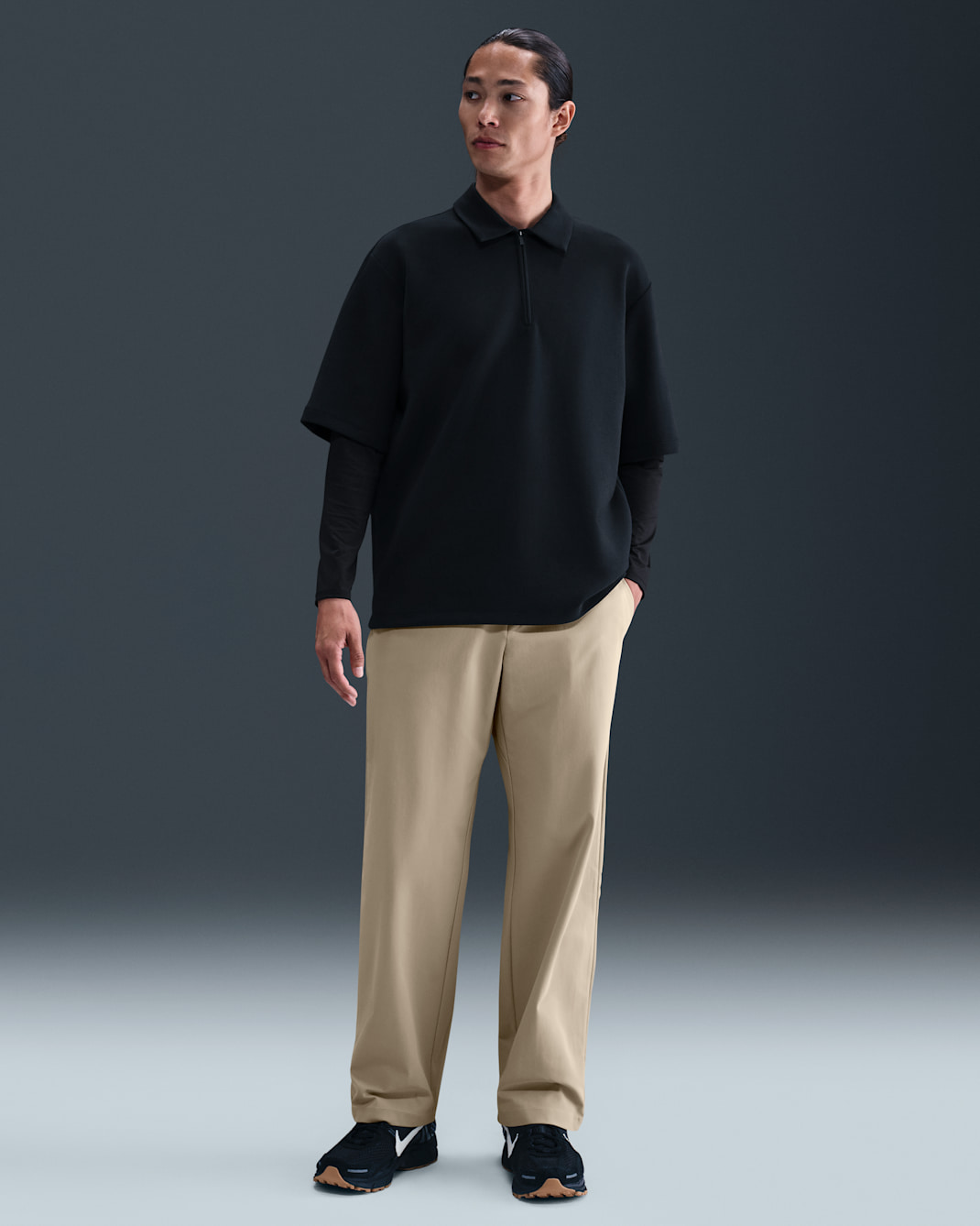 ナイキ 24.7 PerfectStretch メンズ Dri-FIT ルーズフィット チノパンツ - デザートカーキ/カーキ