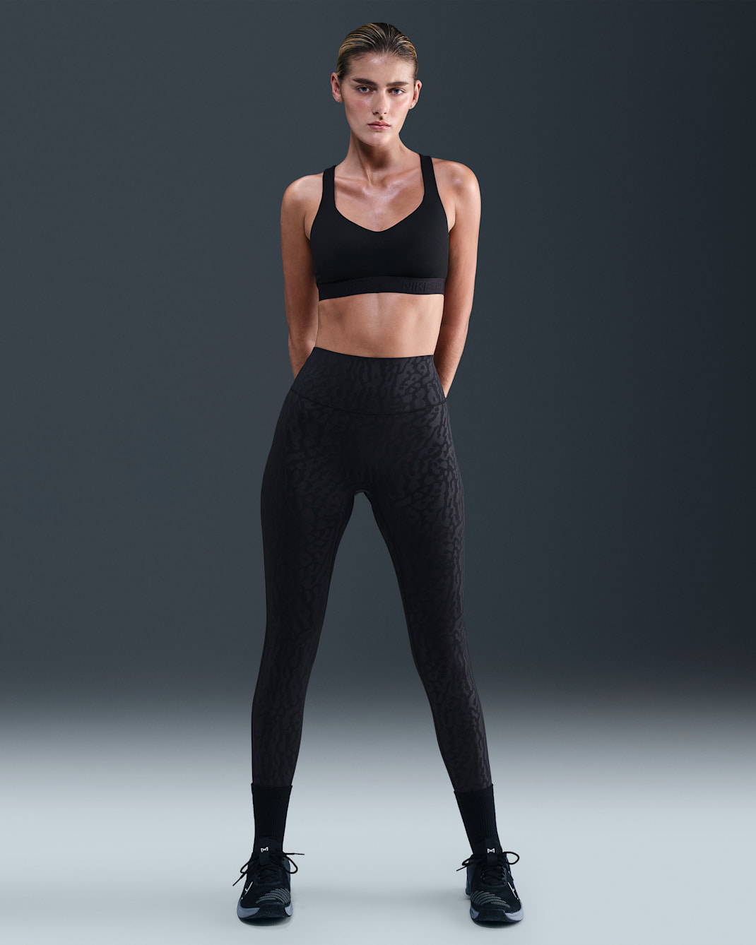 Leggings de cintura alta sin costura delantera de 7/8 para mujer Nike Universa - Negro/Antracita/Gris humo oscuro
