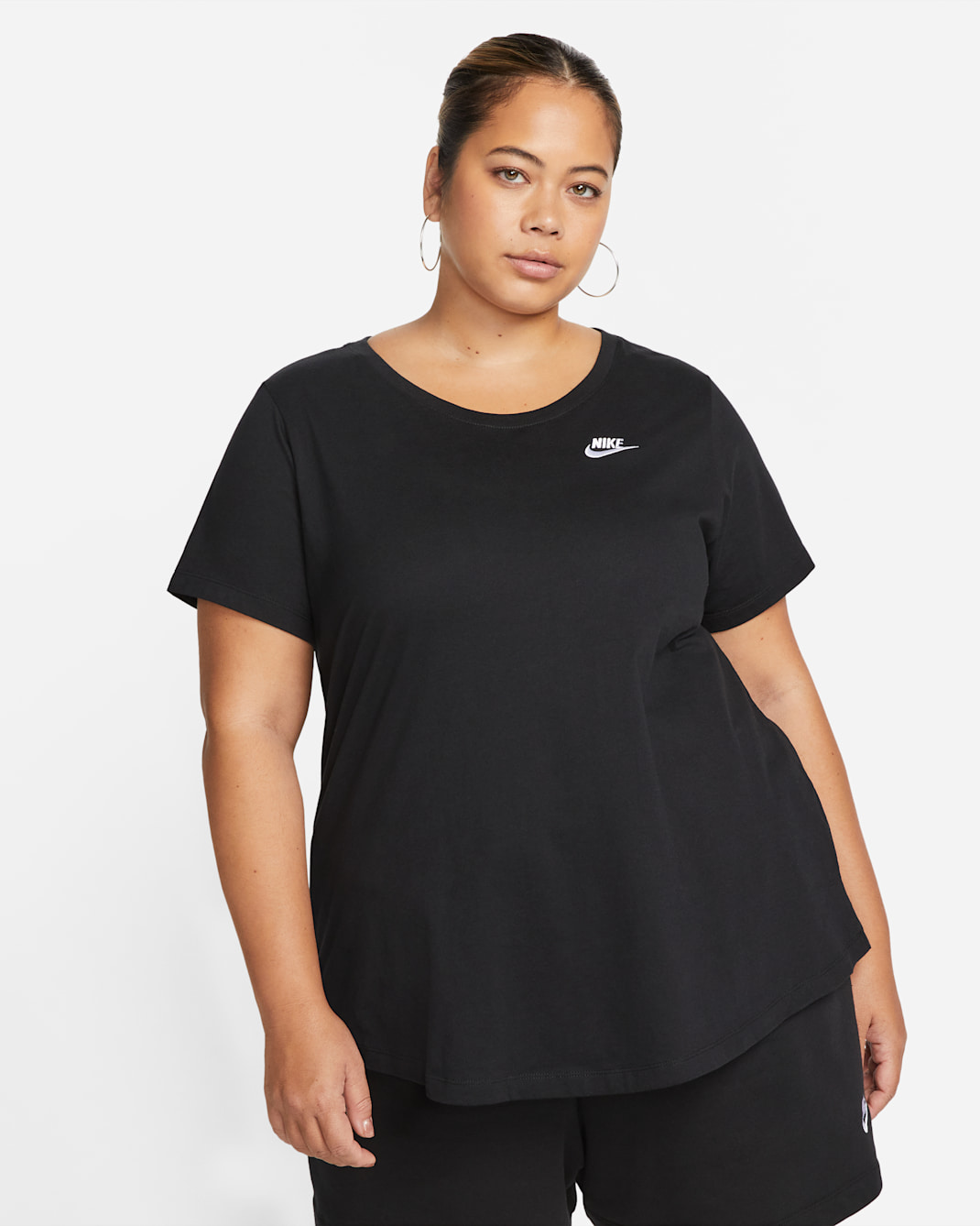 Nike Sportswear Club Essentials Women's T-Shirt (Plus Size) - Black/White