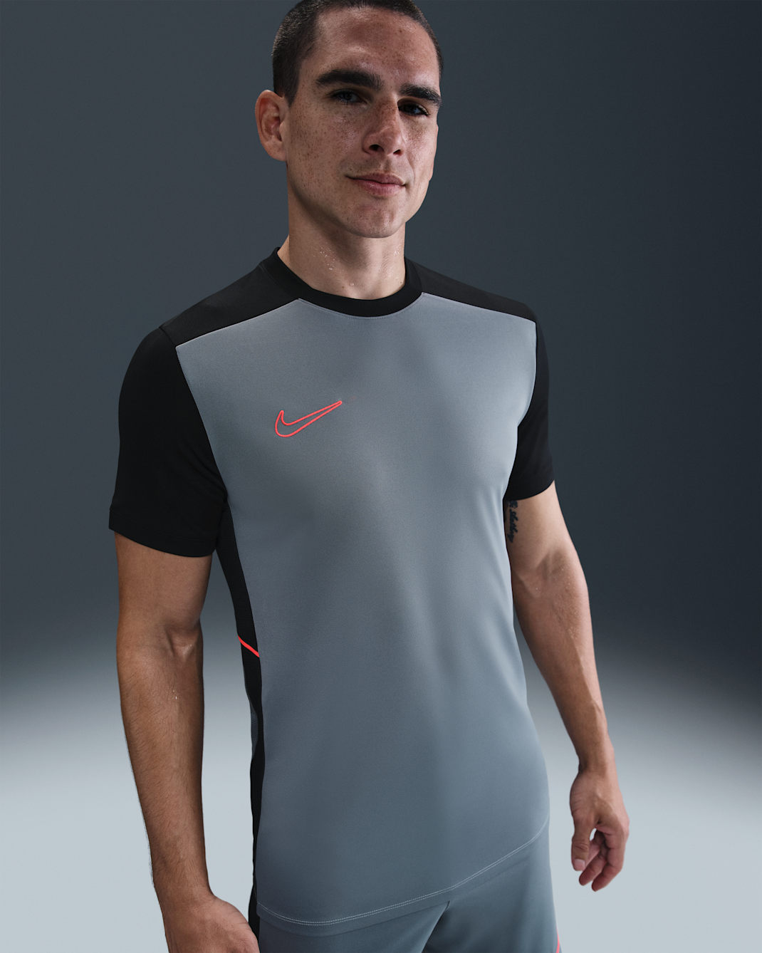 Nike Academy Men's Dri-FIT Short-Sleeve Football Top - Cool Grey/Black/Bright Crimson/Bright Crimson