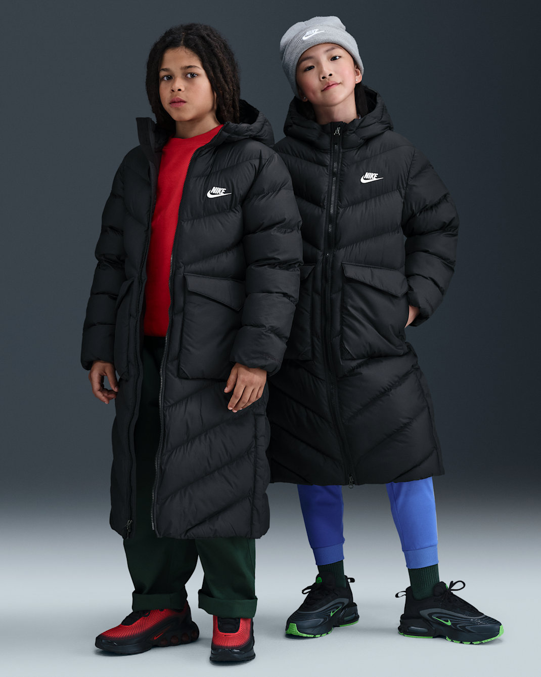 Nike Sportswear All Day Play Older Kids' Therma-FIT Loose-Fit Full-Length Puffer Parka - Black/White