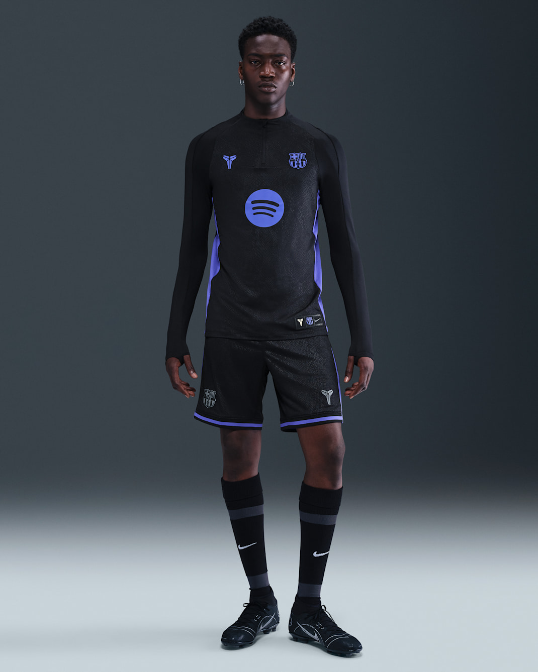 FC Barcelona 2025/26 Stadium idegenbeli Kobe Dri-FIT férfi replika futballrövidnadrág - Fekete/Persian Violet/Iron Grey