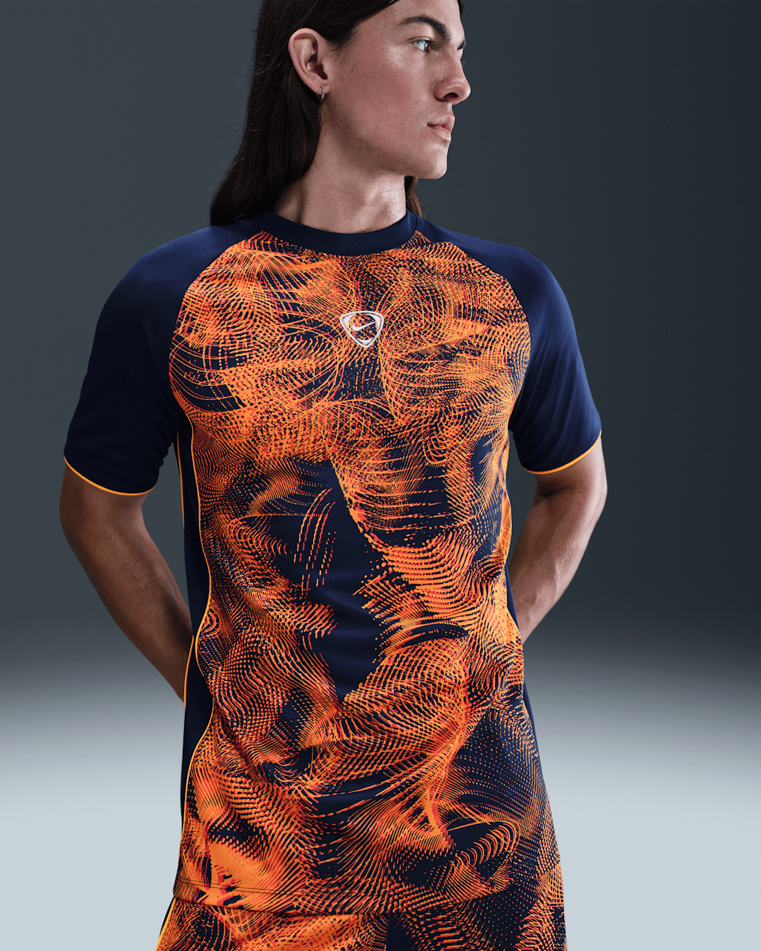 Playera de fútbol de manga corta Dri-FIT para hombre Nike Academy+ - Azul vacío/Naranja láser/Naranja láser/Blanco