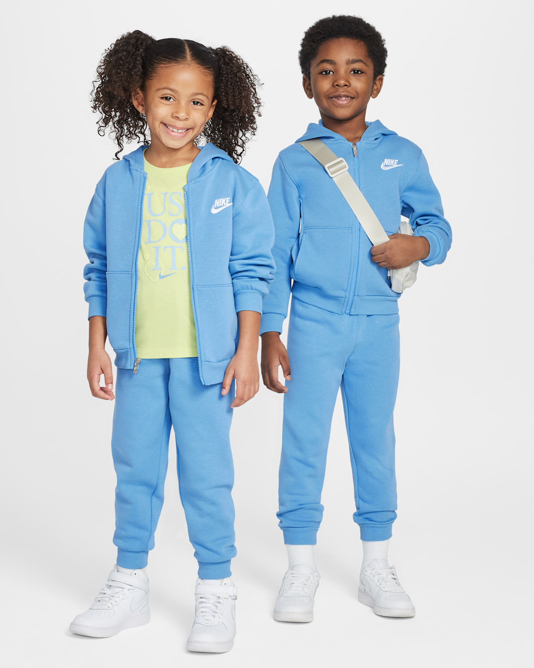 Conjunto de dos piezas de sudadera con gorro para niños talla pequeña Nike Full-Zip Club Set - Azul extremo