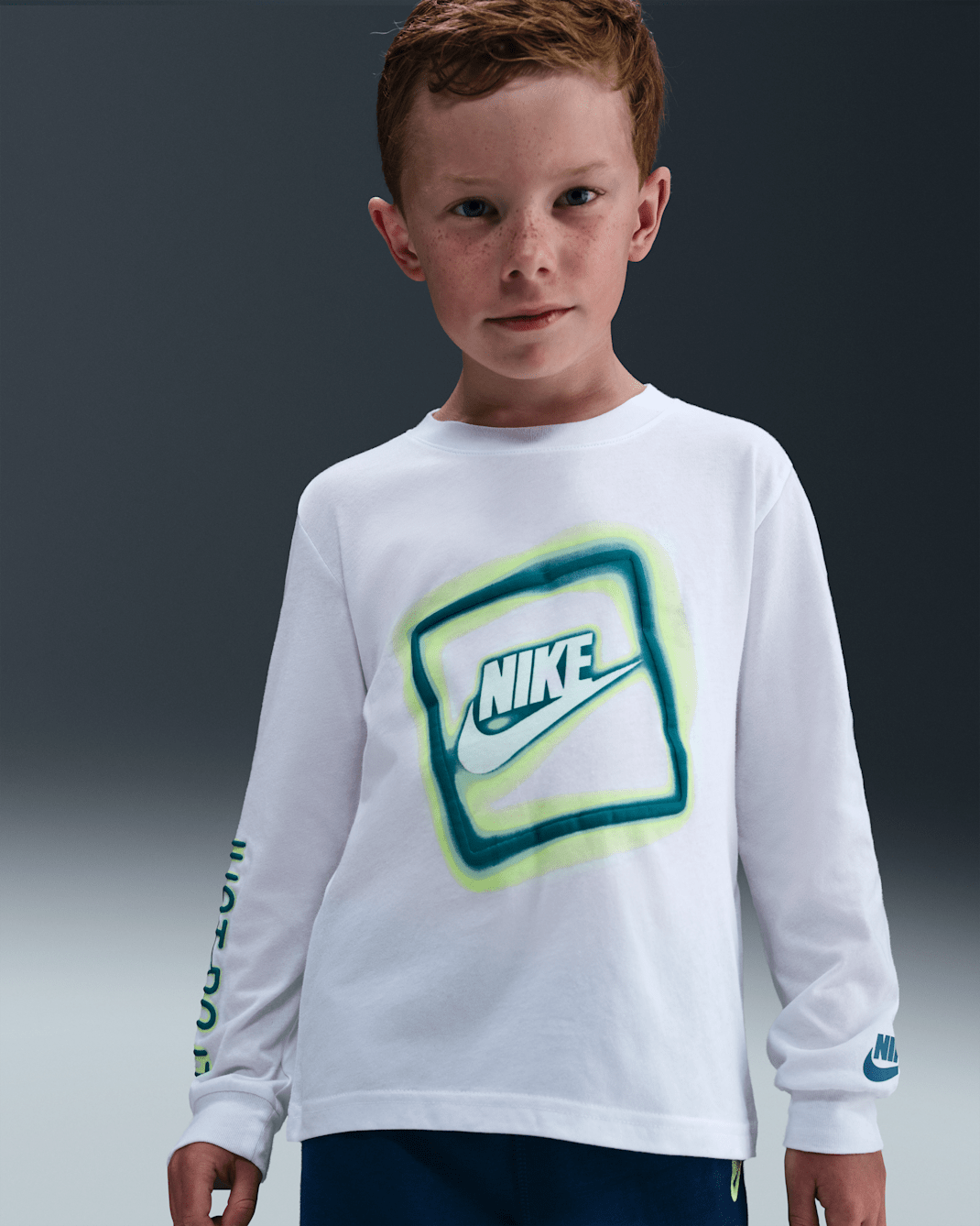 Playera de manga larga para niños talla pequeña Nike Glow With Me - Blanco