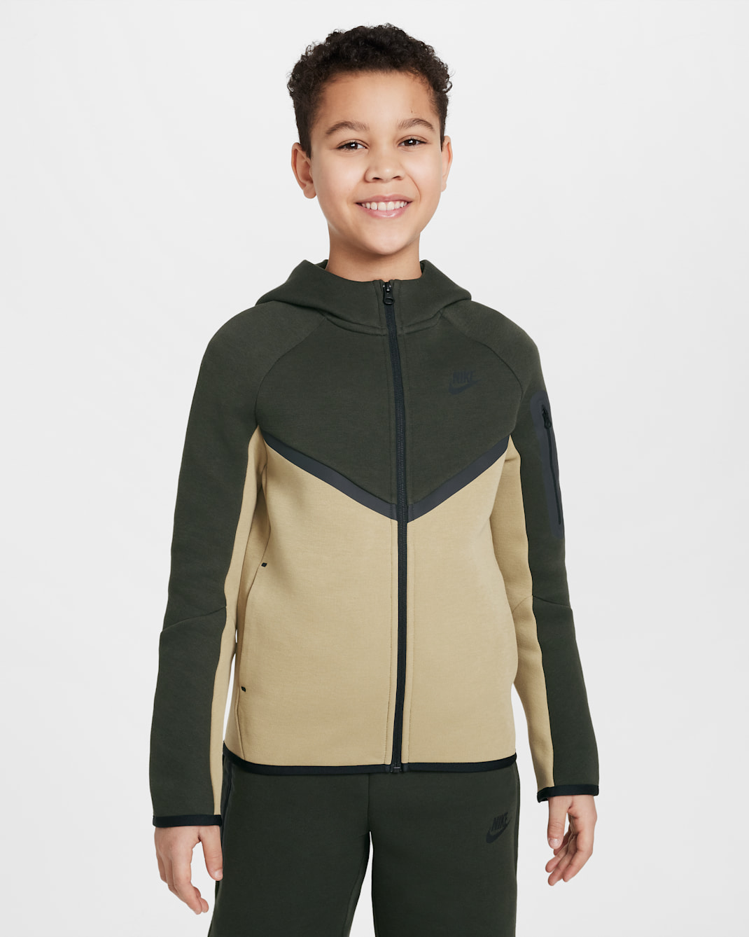 Nike Sportswear Tech Fleece Older Kids' Full-Zip Hoodie - Parachute Beige/Sequoia/Black/Black