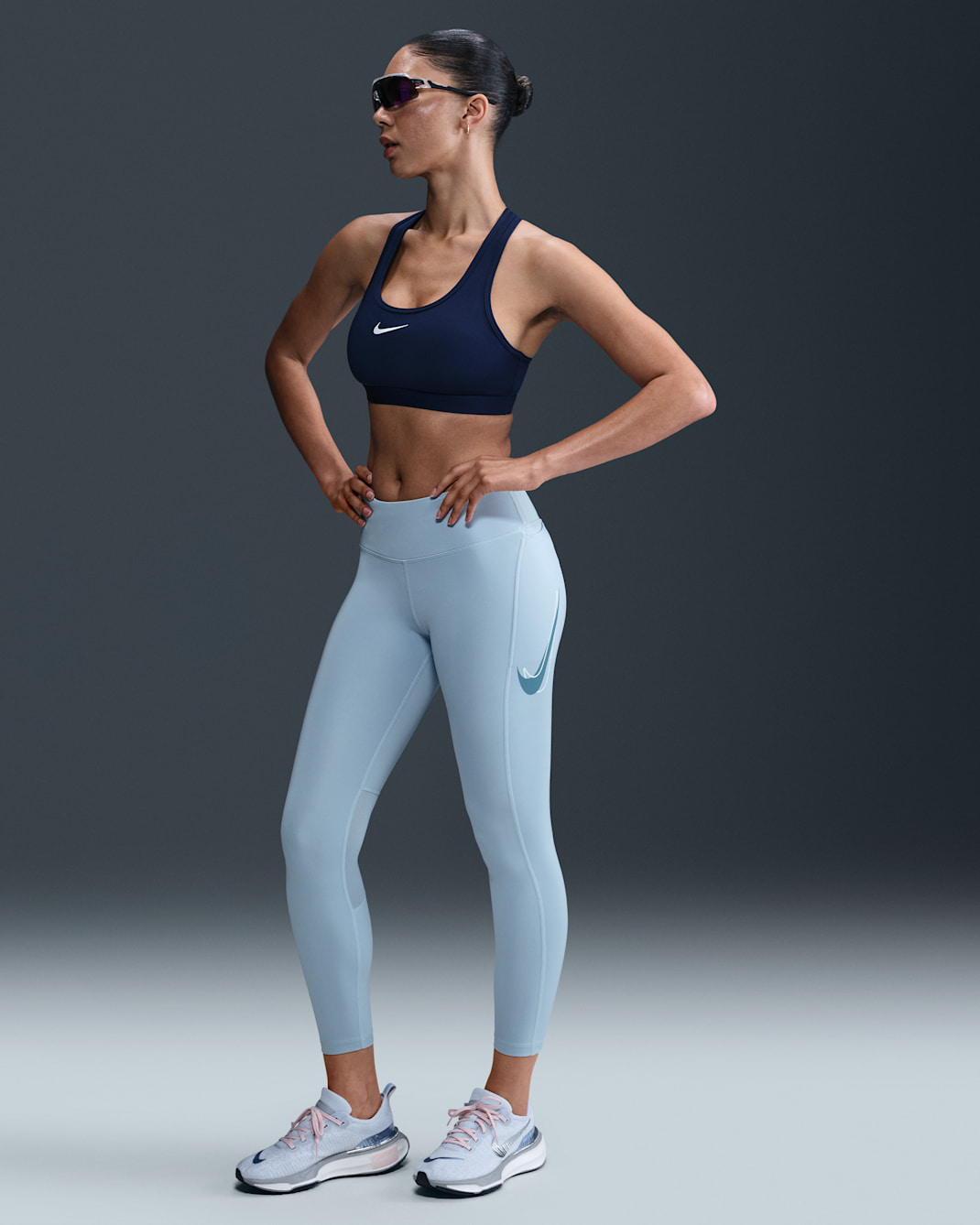 Leggings de tiro medio de 7/8 para mujer Nike Fast - Azul militar claro