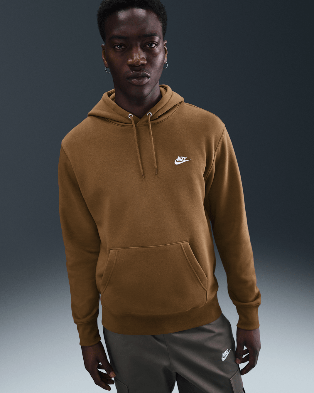 Sweat à capuche en Fleece Nike Club pour homme - Mosswood Brown/Mosswood Brown/Blanc