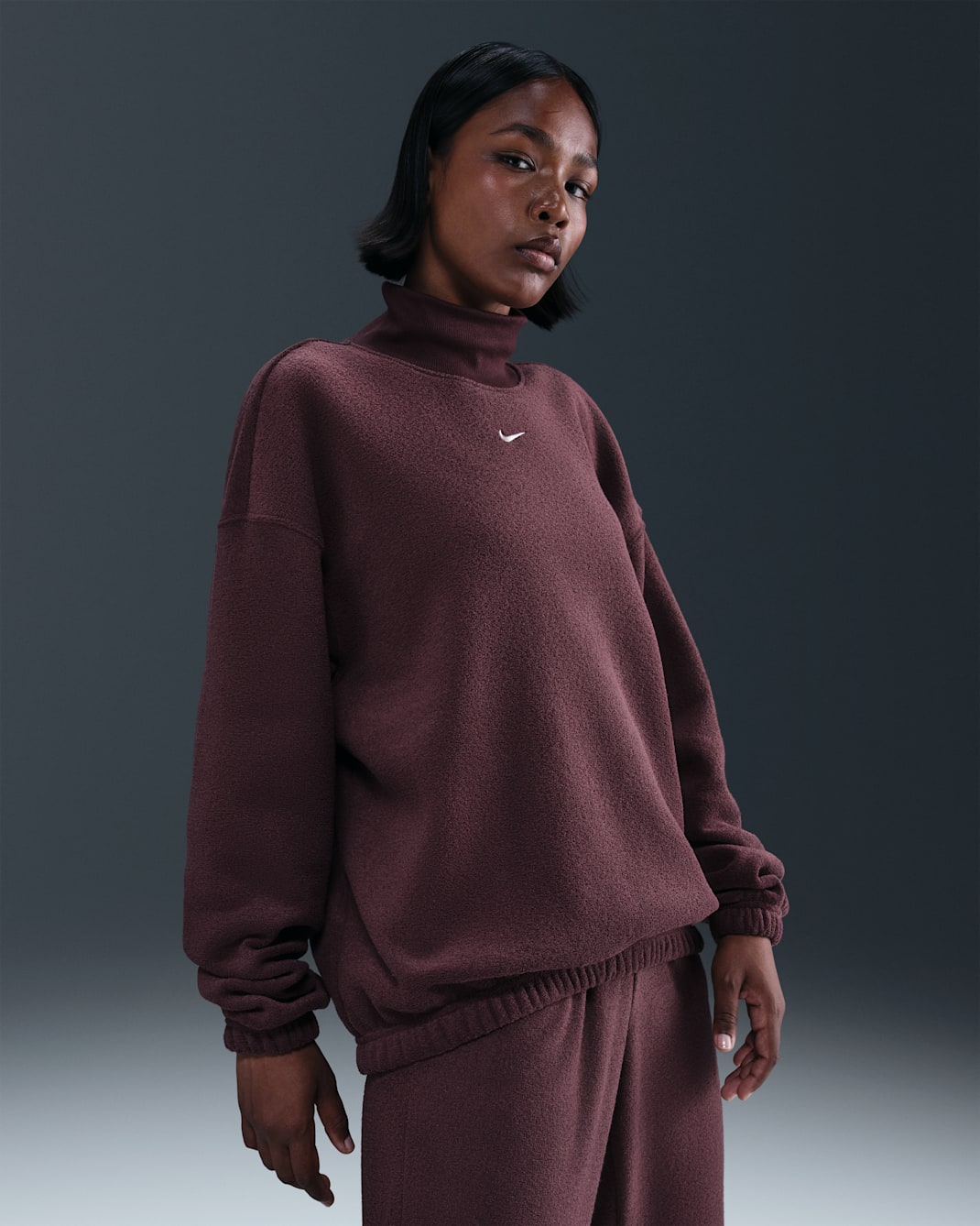 Haut oversize à col montant en tissu Fleece cosy Nike Sportswear Phoenix Plush pour femme - Burgundy Crush/Sail