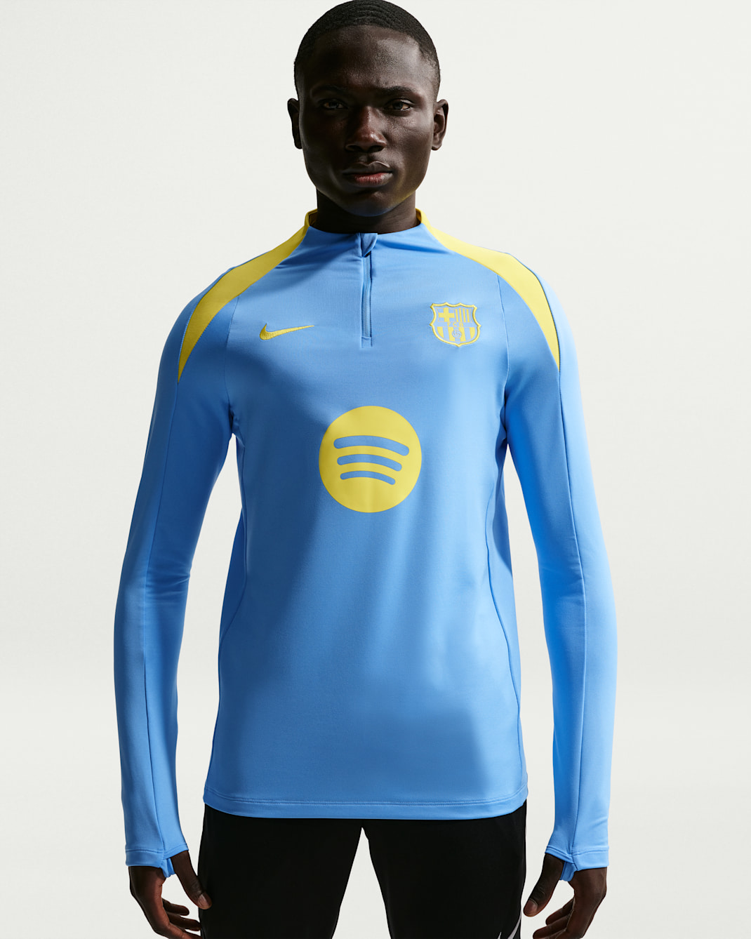 FC Barcelona Strike fjerde Nike Dri-FIT strikket fotballtreningsoverdel til herre - University Blue/Opti Yellow