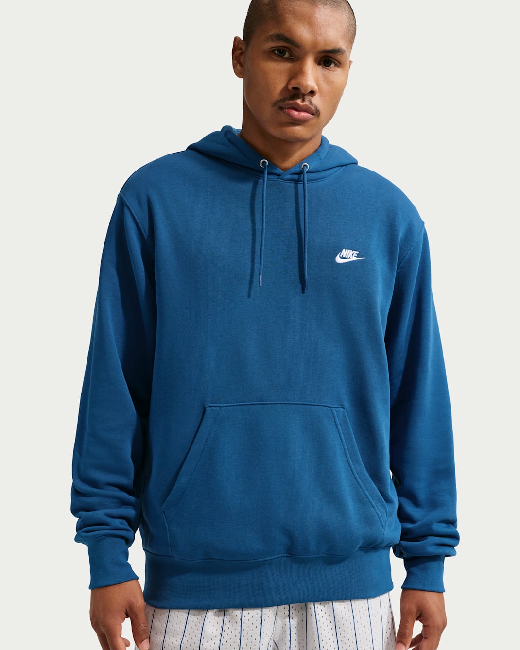 Sweat à capuche en molleton Nike Club pour homme - Court Blue/Court Blue/Blanc