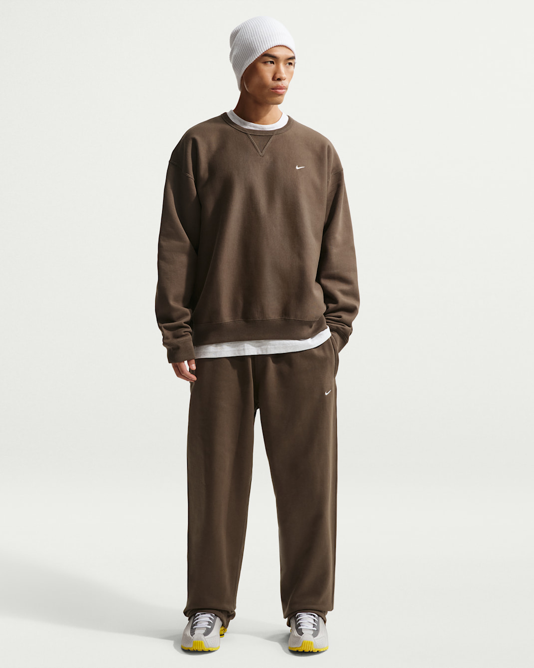 Nike Solo Swoosh Men's Fleece Open-Hem Pants - Dark Hazel/White