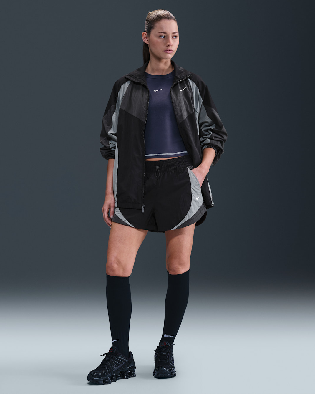 Nike Sportswear Women's Mid-Rise Loose 7.5cm (approx) Athletics Shorts - Black/Dark Smoke Grey/Smoke Grey/Sail