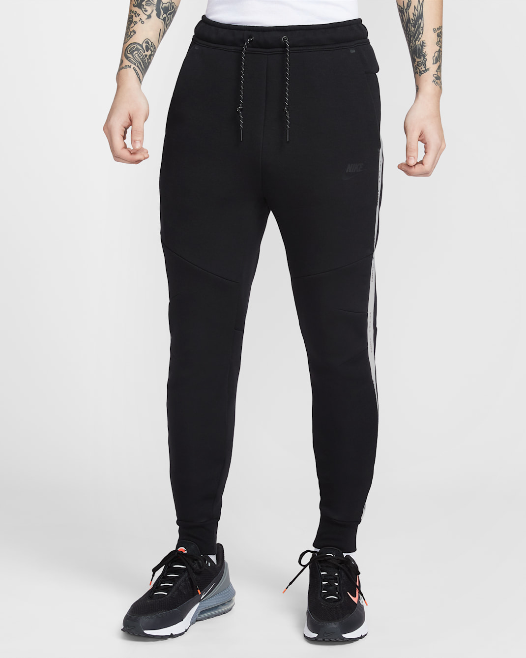 ナイキ テック メンズ フリース ジョガーパンツ リフレクティブ(再帰反射)アクセント付き - ブラック/ブラック