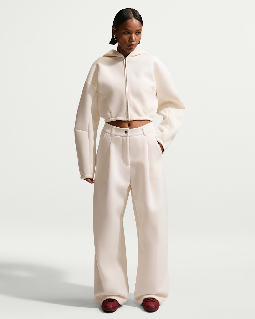 Nike Sportswear-fleecebukse med mellomhøyt liv og ledig passform til dame - Chalk/Chalk/Chalk/Chalk