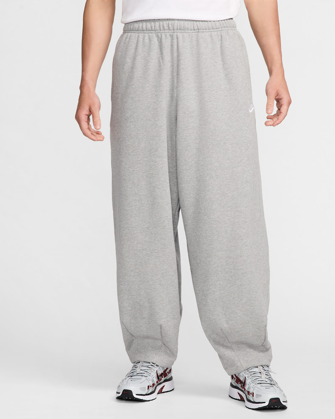 กางเกงขายาวผ้าเฟรนช์เทรีขนาดโอเวอร์ไซส์ผู้ชาย Nike Club Fleece - Dark Grey Heather/Light Smoke Grey/ขาว