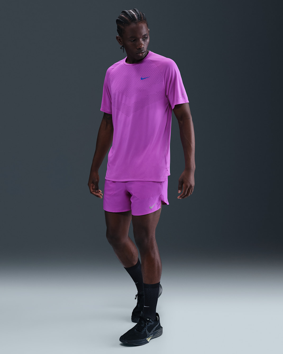 Nike Stride Dri-FIT-løbeshorts med indershorts (13 cm) til mænd - Vivid Purple/sort