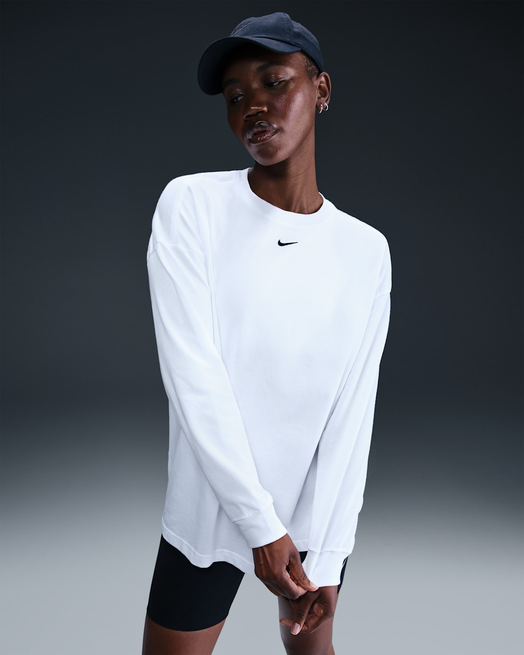 Nike Sportswear Essential Women's Oversized Long-Sleeve T-Shirt - White