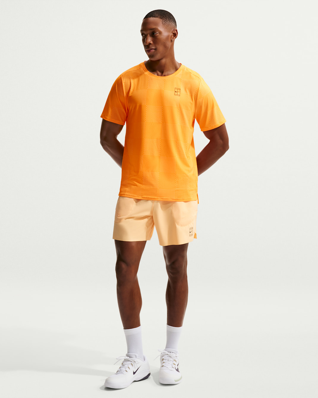 NikeCourt Advantage Men's Dri-FIT 15cm (approx.) Tennis Shorts - Tangerine Tint/Black